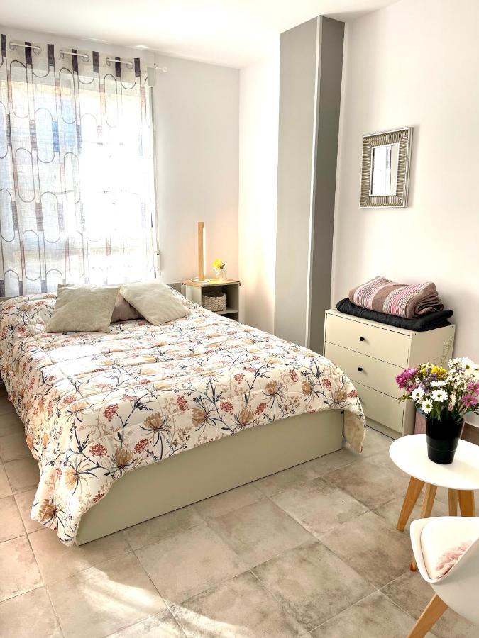 Comfortable Carolina En Alicante Luaran gambar